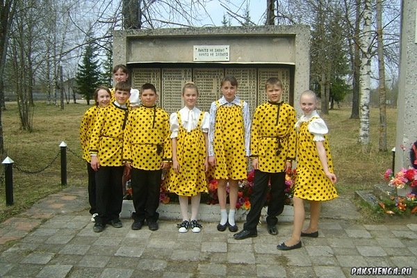 9 мая 2010 год. Танцевальная группа "Улыбка".