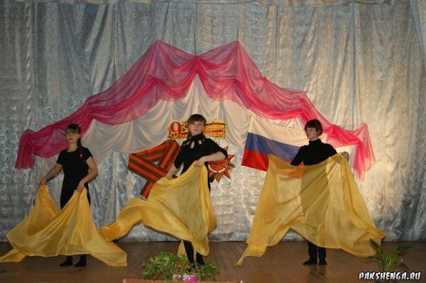 На концерте посвященному Дню Победы. 2013 г.