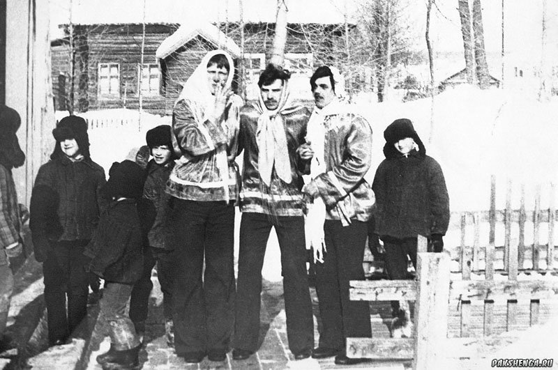 На гастролях  в деревне Пежма