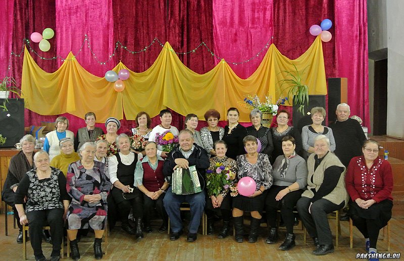 В День пожилого человека в Дк. 01.10.2013.        Сидят с лева – Горбунова Роза Николаевна и Горбунова Нина Васильевна  1 ряд: Третьякова Тамара Васильевна, Горбунова Мария Дмитриевна, Горбунова Мария Алексеевна, Горбунова Тамара Алексеевна,