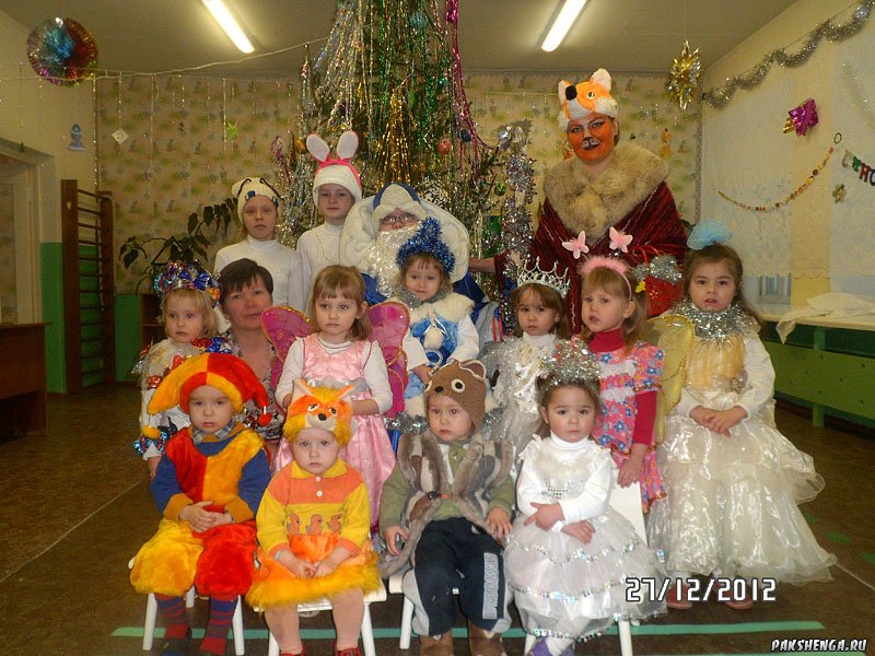 Маленькие пакшары встречают Новый 2012 год!