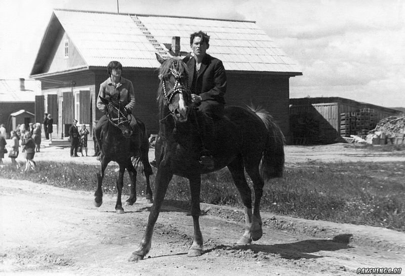 На празднике "День песни". В начале 70-х