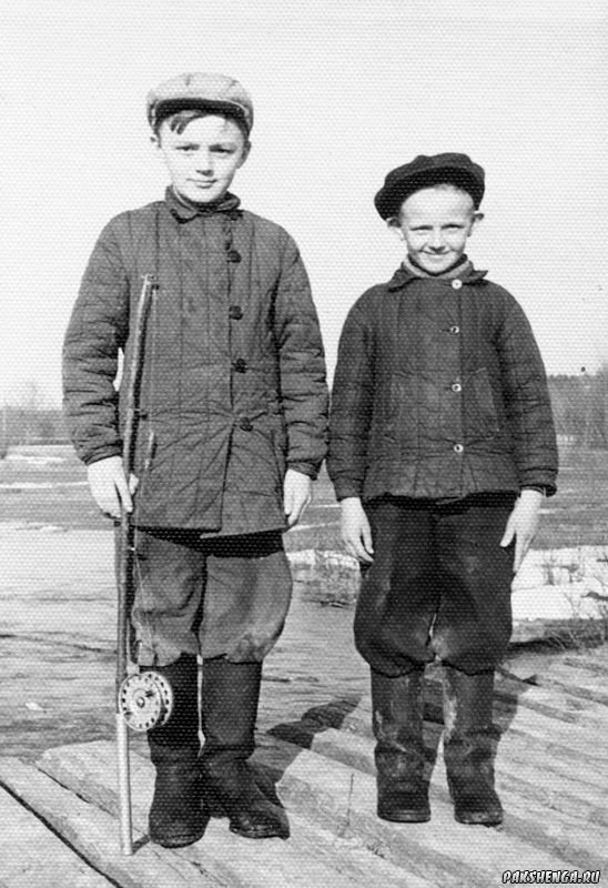На рыбалке. "Лодыгинский" мост. Начало 1960-х
