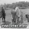 Петухова Таня и Лебедева Таня со своими любимцами Валетка и Умный