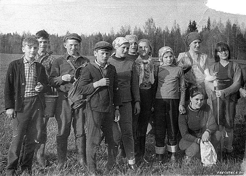 В походе  6 и 7 классы 1968 год